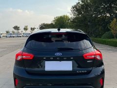 Ford Focus Hatchback EcoBoost 180 Automatic ST Line - ფოტო 8