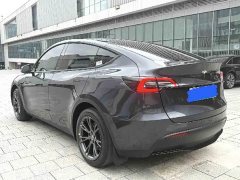 Tesla Model Y Rear-Wheel Drive - ფოტო 4