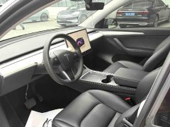 Tesla Model Y Rear-Wheel Drive - ფოტო 7