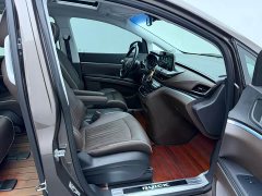 Buick GL8 Land Executive Cabin 652T Luxury - ფოტო 8