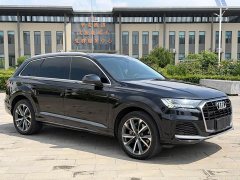 Audi Q7 55 TFSI quattro S line Sport - ფოტო 3