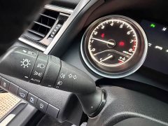 Toyota Camry 2.0G Luxury Edition - ფოტო 20