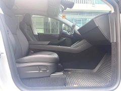 Tesla Model Y Long Range All-Wheel Drive - ფოტო 8
