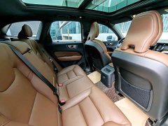 Volvo XC60 Plug-in Hybrid T8 PHEV Long Range AWD Smart Remote Luxury Edition - ფოტო 7