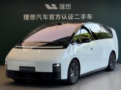 Li Auto MEGA Home Family Edition - ფოტო 1