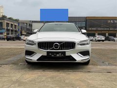 Volvo S60 2022 B4 Intelligent Remote Luxury Edition - ფოტო 2