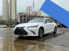 Lexus ES 200 Excellence Edition - ფოტო 1