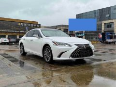 Lexus ES 200 Excellence Edition - ფოტო 3