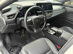 Lexus ES 200 Excellence Edition - ფოტო 4