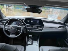 Lexus ES 200 Excellence Edition - ფოტო 5