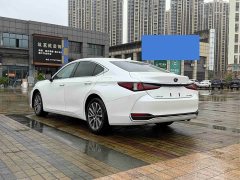 Lexus ES 200 Excellence Edition - ფოტო 7