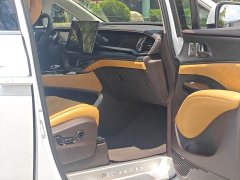 Denza BYD Denza D9 DM-i 1050 Premium - ფოტო 13