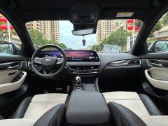 Cadillac CT5 28T Track Performance Edition with Peak Track Package - ფოტო 20