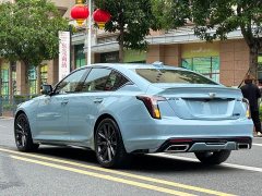 Cadillac CT5 28T Track Performance Edition with Peak Track Package - ფოტო 6