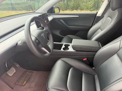 Tesla Model Y Rear-Wheel Drive - ფოტო 4