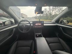 Tesla Model Y Rear-Wheel Drive - ფოტო 5