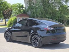 Tesla Model Y Rear-Wheel Drive - ფოტო 4
