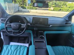 Toyota Sienna 2021 2.5L Hybrid Luxury - ფოტო 6