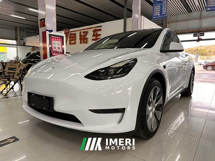 Tesla Model Y Long Range All-Wheel Drive