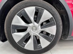 Tesla Model Y Long Range All-Wheel Drive - ფოტო 12