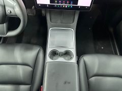 Tesla Model Y Long Range All-Wheel Drive - ფოტო 9