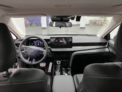 Toyota Camry 2.0S Sport Edition - ფოტო 6