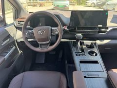Toyota Graviia 2.5L Hybrid Prestige PLUS AWD - ფოტო 10