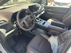 Toyota Graviia 2.5L Hybrid Prestige PLUS AWD - ფოტო 7