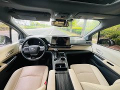 Toyota Sienna 2021 2.5L Hybrid Premium Edition - ფოტო 11
