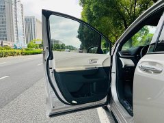 Toyota Sienna 2021 2.5L Hybrid Premium Edition - ფოტო 9