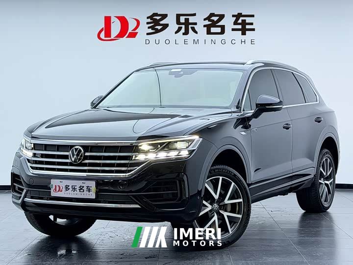 Volkswagen Touareg 3.0TSI Sharp Enjoyment Edition Jet Black Sport Package