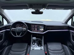 Volkswagen Touareg 3.0TSI Sharp Enjoyment Edition Jet Black Sport Package - ფოტო 11