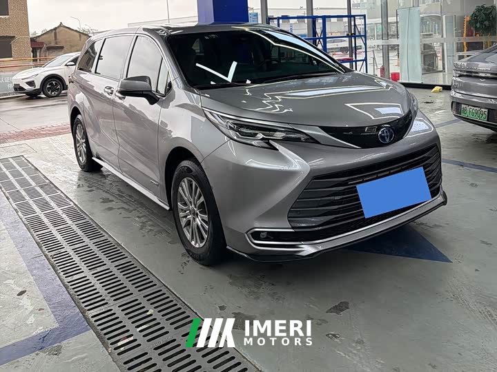 Toyota Sienna 2.5L Hybrid Luxury - ავტომობილი ჩინეთიდან