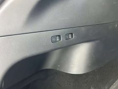 Tesla Model Y Rear-Wheel Drive - ფოტო 17