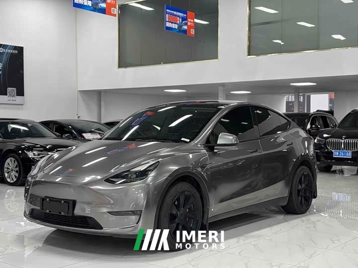 Tesla Model Y Long Range All-Wheel Drive