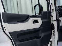 Toyota HIACE 3.5L Semi-Partition - ფოტო 14