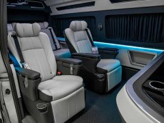 Toyota HIACE 3.5L Semi-Partition - ფოტო 18