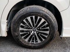 Toyota HIACE 3.5L Semi-Partition - ფოტო 8