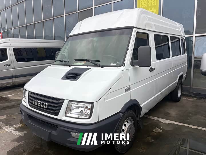 Iveco Daily 2022 2.5T A37 M1 Minibus 5-9 Seater Long Wheelbase Mid-roof Dual Wheels Side Sliding Door - ავტომობილი ჩინეთიდან