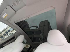 Tesla Model Y Long Range All-Wheel Drive - ფოტო 4