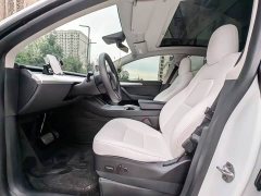 Tesla Model Y Long Range All-Wheel Drive - ფოტო 9