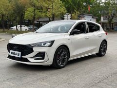 Ford Focus 2022 Hatchback EcoBoost 180 Automatic ST Line - ფოტო 1