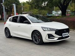 Ford Focus 2022 Hatchback EcoBoost 180 Automatic ST Line - ფოტო 3