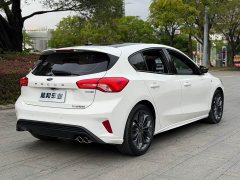 Ford Focus 2022 Hatchback EcoBoost 180 Automatic ST Line - ფოტო 4
