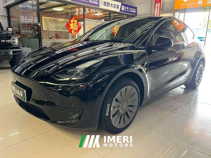 Tesla Model Y Facelift Rear-Wheel Drive
