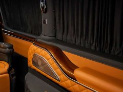 Toyota HIACE 3.5L Automatic - ფოტო 18
