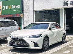 Lexus ES 200 Premium Edition - ფოტო 1