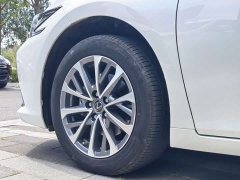 Lexus ES 200 Premium Edition - ფოტო 9