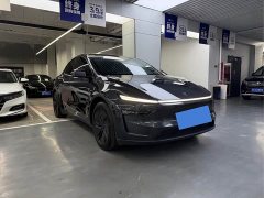 Tesla Model Y Rear-Wheel Drive - ფოტო 3