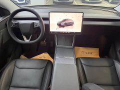 Tesla Model Y Rear-Wheel Drive - ფოტო 7